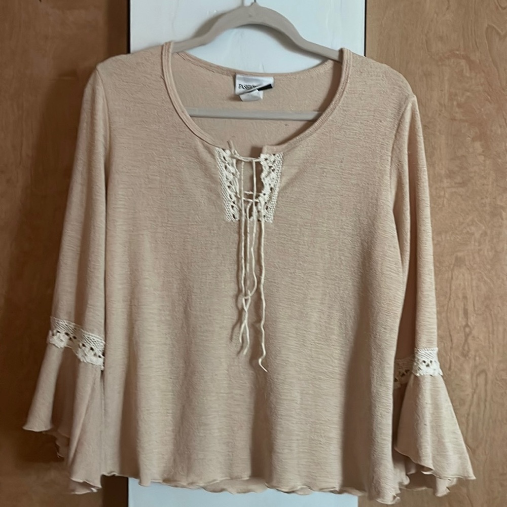 Vintage Fashion Bug Bell Sleeve Top